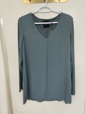 Lysse V-Neck Long Sleeve Blouse in Smokey Blue Gray